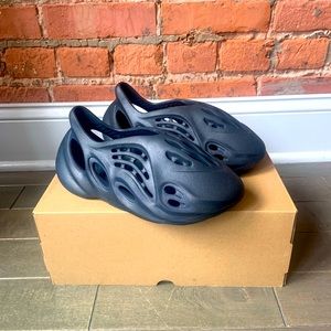 YEEZY Foam Runner Mineral Blue 5M